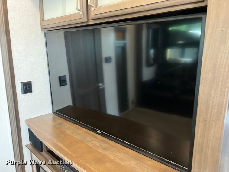 image for item DS3034 2021 Keystone Avalanche 395 BH Camper