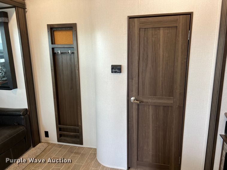 image for item DS3034 2021 Keystone Avalanche 395 BH Camper