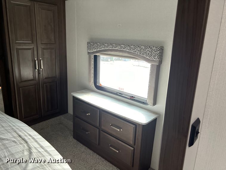 image for item DS3034 2021 Keystone Avalanche 395 BH Camper