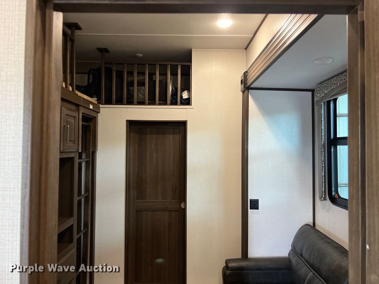 image for item DS3034 2021 Keystone Avalanche 395 BH Camper