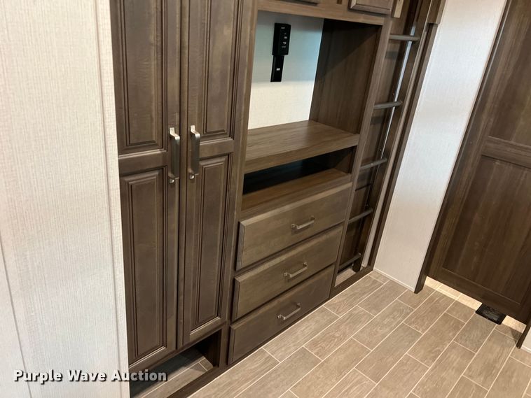 image for item DS3034 2021 Keystone Avalanche 395 BH Camper