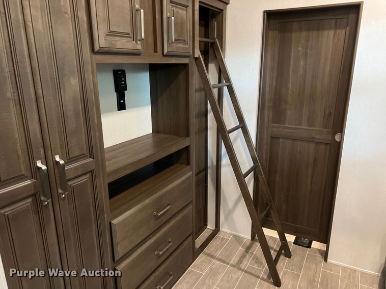 image for item DS3034 2021 Keystone Avalanche 395 BH Camper