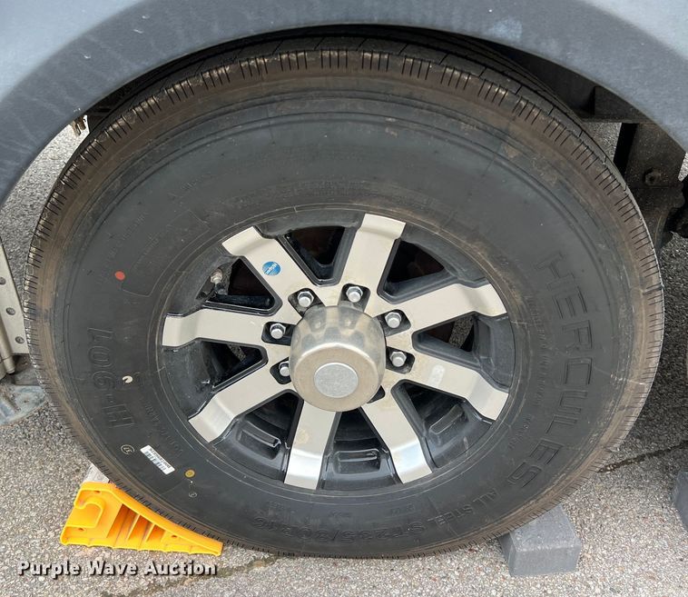 image for item DS3034 2021 Keystone Avalanche 395 BH Camper