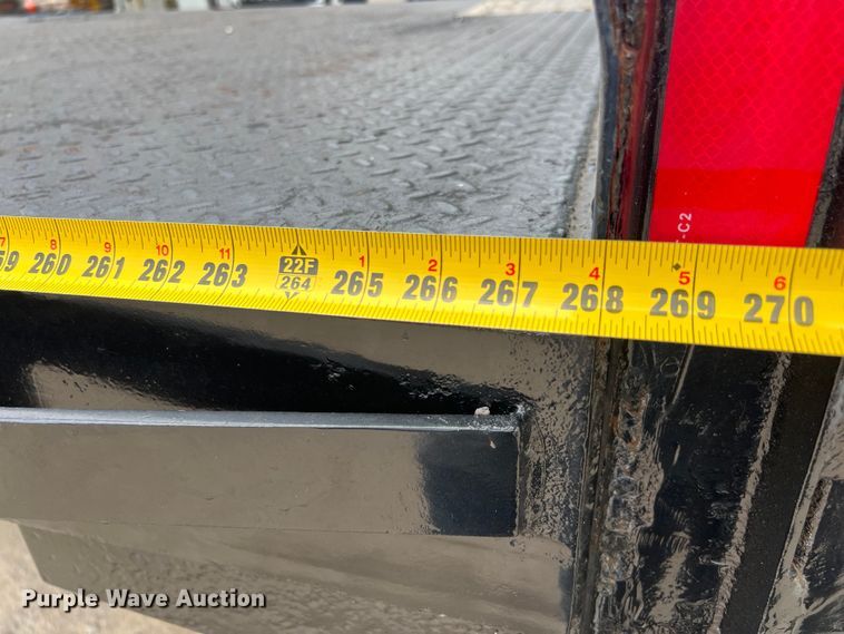 image for item DS3041 2005 International  4400 flatbed truck