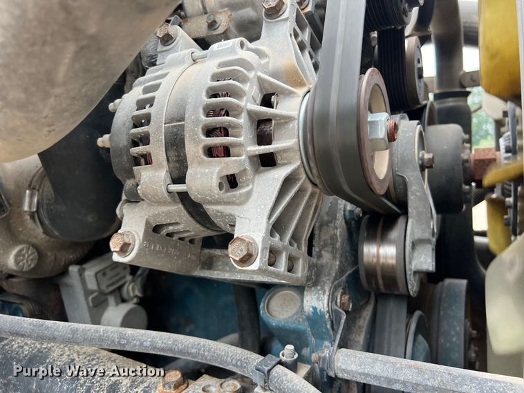 image for item DS3041 2005 International  4400 flatbed truck