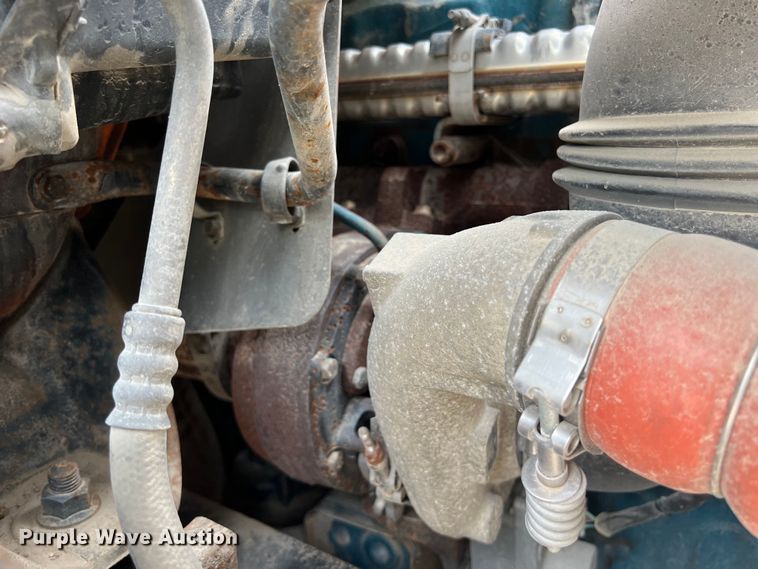 image for item DS3041 2005 International  4400 flatbed truck