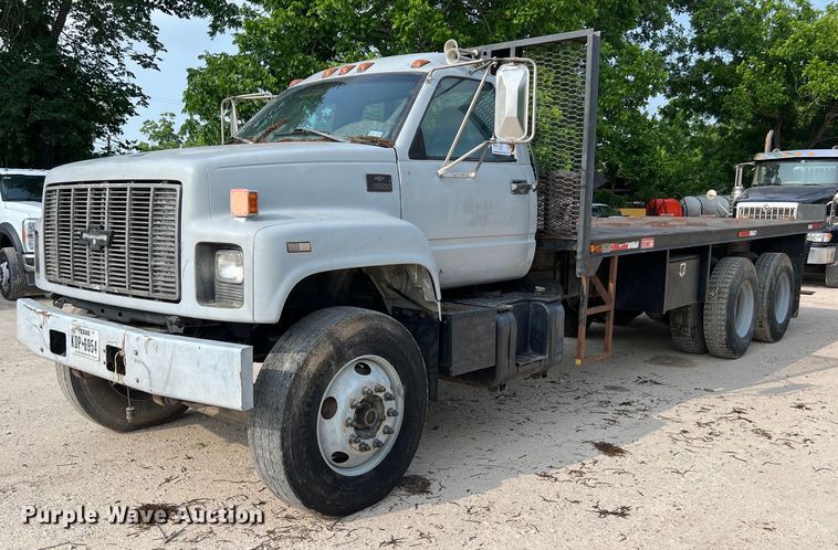 image for item DS3045 2002 Chevrolet C8500 flatbed truck