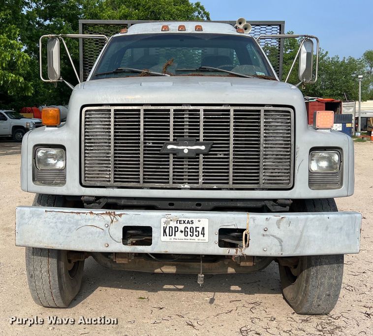 image for item DS3045 2002 Chevrolet C8500 flatbed truck