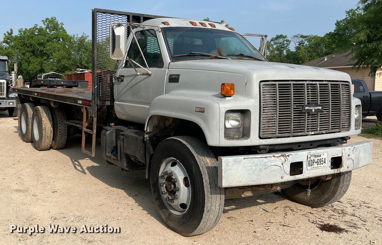 image for item DS3045 2002 Chevrolet C8500 flatbed truck