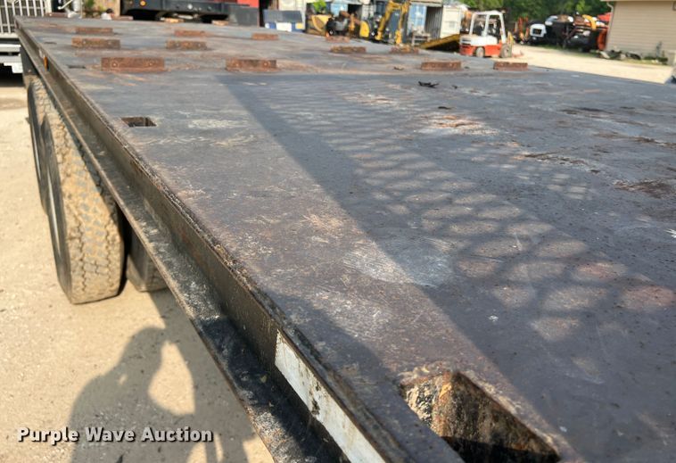 image for item DS3045 2002 Chevrolet C8500 flatbed truck