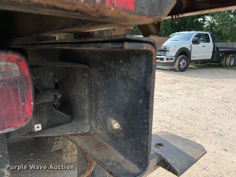 image for item DS3045 2002 Chevrolet C8500 flatbed truck