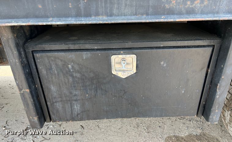 image for item DS3045 2002 Chevrolet C8500 flatbed truck