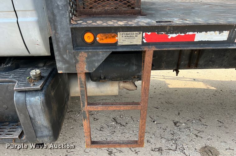 image for item DS3045 2002 Chevrolet C8500 flatbed truck