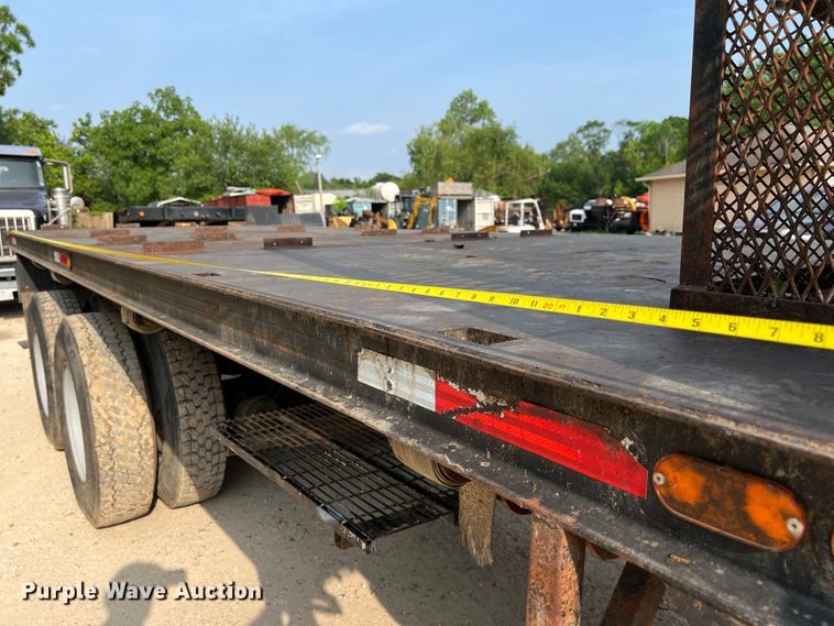 image for item DS3045 2002 Chevrolet C8500 flatbed truck