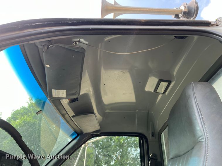 image for item DS3045 2002 Chevrolet C8500 flatbed truck