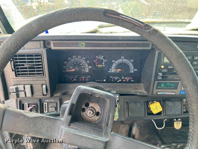 image for item DS3045 2002 Chevrolet C8500 flatbed truck