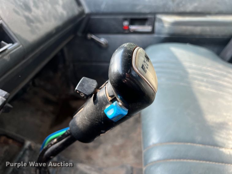 image for item DS3045 2002 Chevrolet C8500 flatbed truck