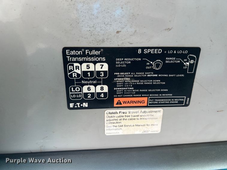 image for item DS3045 2002 Chevrolet C8500 flatbed truck