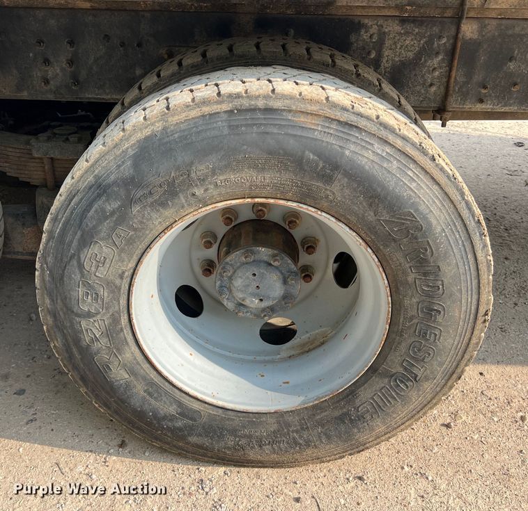 image for item DS3045 2002 Chevrolet C8500 flatbed truck