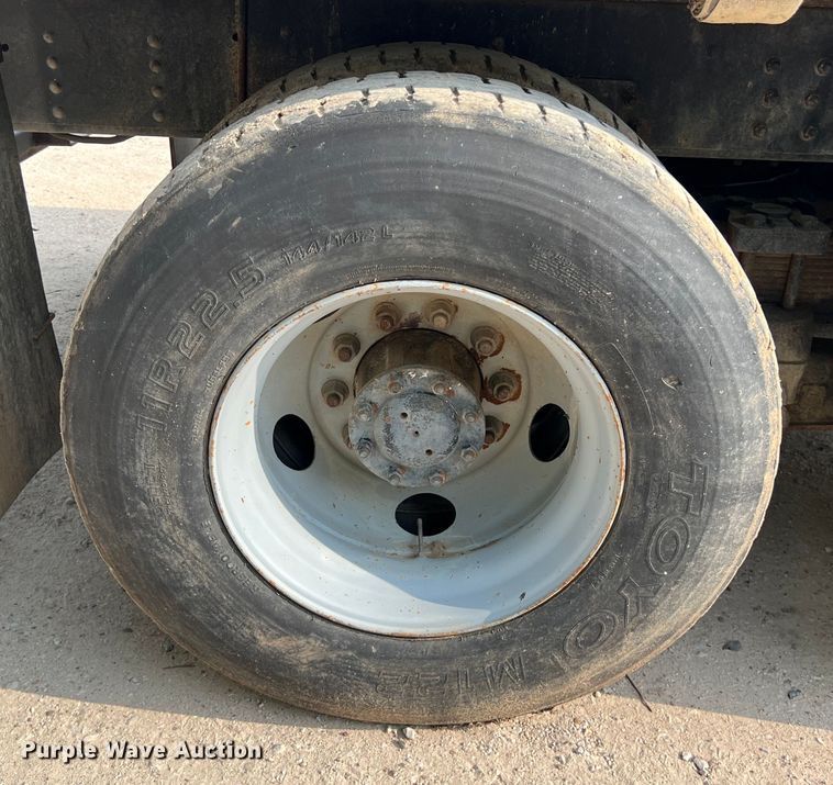 image for item DS3045 2002 Chevrolet C8500 flatbed truck