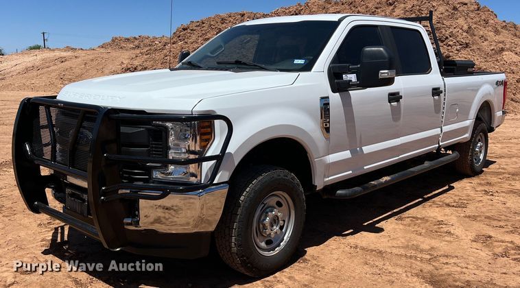image for item DS3052 2019 Ford F250 Super Duty XL Crew Cab pickup truck
