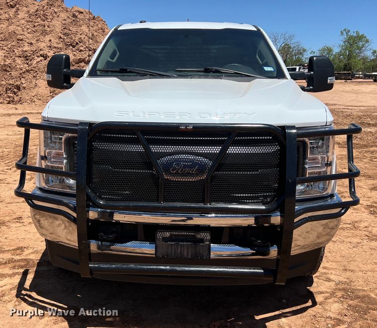 image for item DS3052 2019 Ford F250 Super Duty XL Crew Cab pickup truck