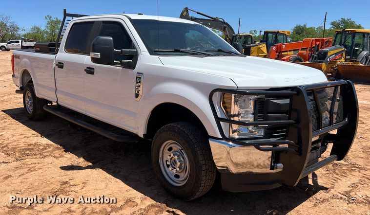 image for item DS3052 2019 Ford F250 Super Duty XL Crew Cab pickup truck