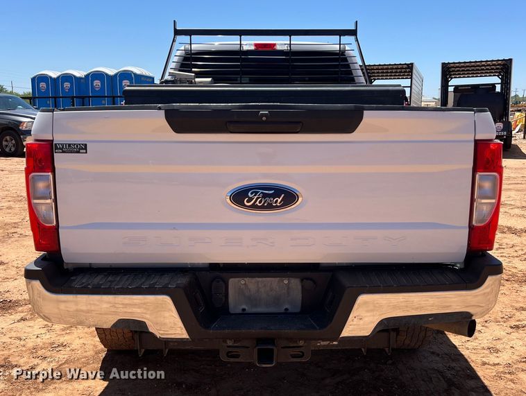 image for item DS3052 2019 Ford F250 Super Duty XL Crew Cab pickup truck