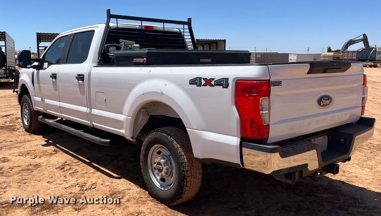 image for item DS3052 2019 Ford F250 Super Duty XL Crew Cab pickup truck