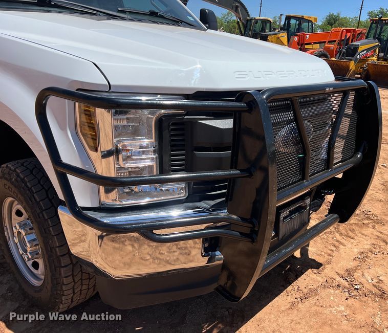 image for item DS3052 2019 Ford F250 Super Duty XL Crew Cab pickup truck