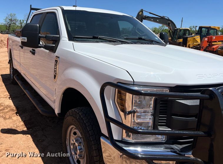 image for item DS3052 2019 Ford F250 Super Duty XL Crew Cab pickup truck