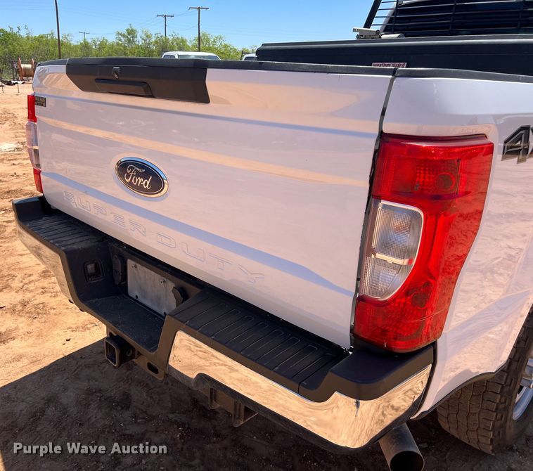image for item DS3052 2019 Ford F250 Super Duty XL Crew Cab pickup truck
