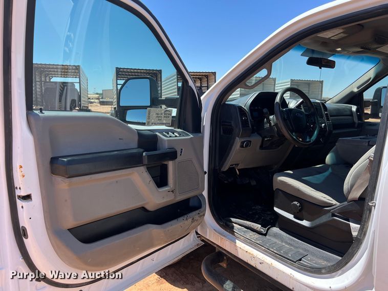 image for item DS3052 2019 Ford F250 Super Duty XL Crew Cab pickup truck