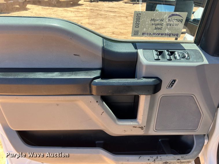 image for item DS3052 2019 Ford F250 Super Duty XL Crew Cab pickup truck