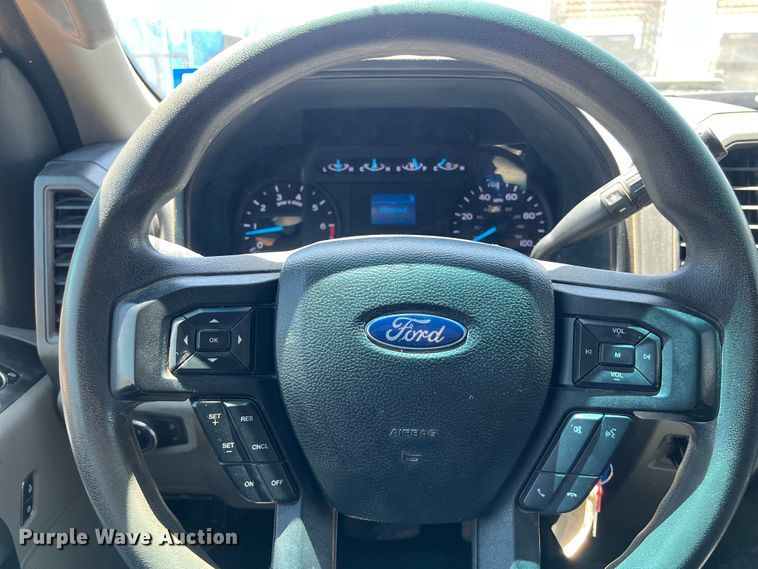 image for item DS3052 2019 Ford F250 Super Duty XL Crew Cab pickup truck