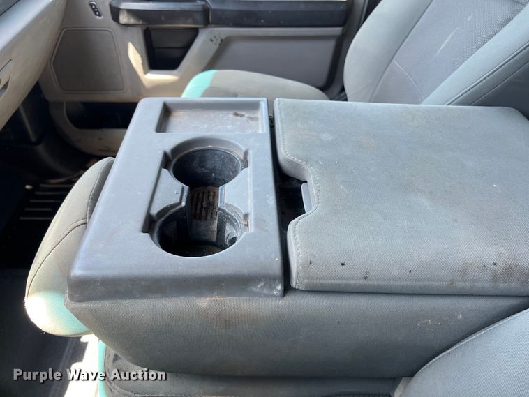 image for item DS3052 2019 Ford F250 Super Duty XL Crew Cab pickup truck