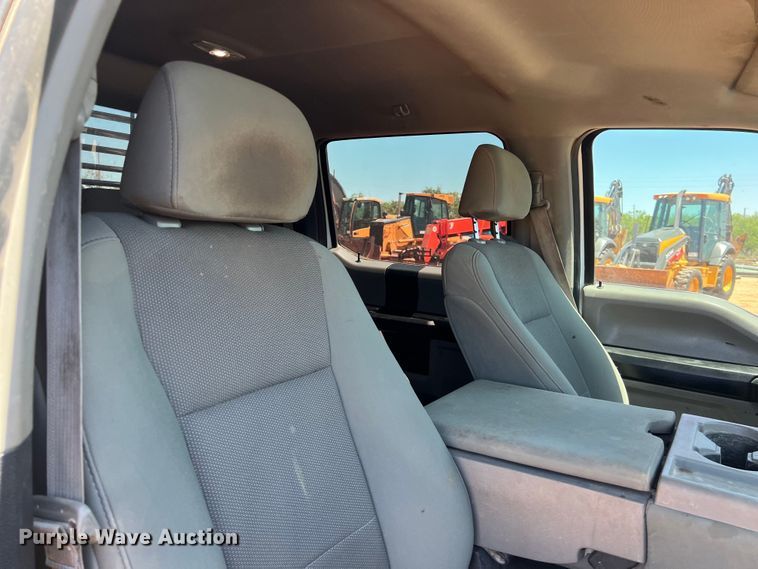 image for item DS3052 2019 Ford F250 Super Duty XL Crew Cab pickup truck