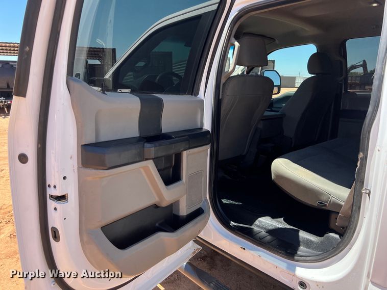 image for item DS3052 2019 Ford F250 Super Duty XL Crew Cab pickup truck