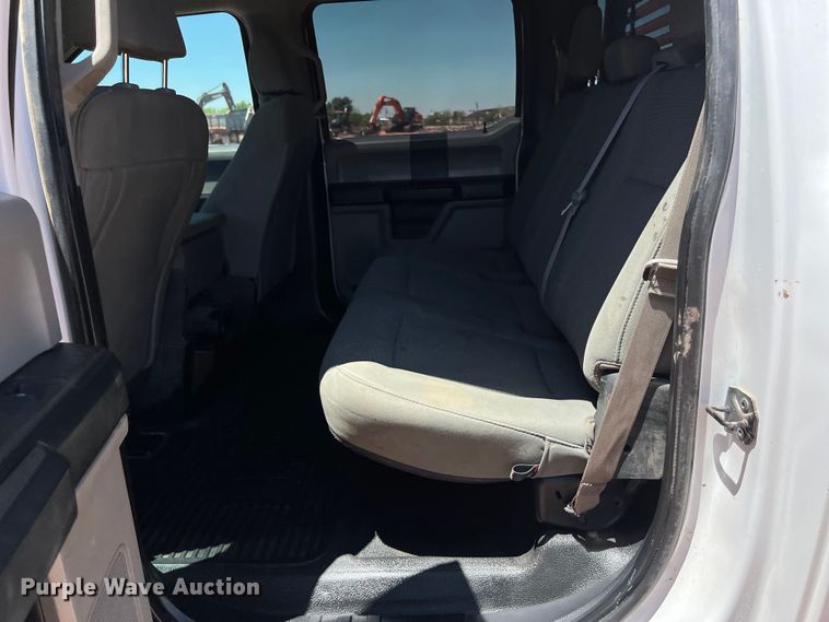 image for item DS3052 2019 Ford F250 Super Duty XL Crew Cab pickup truck