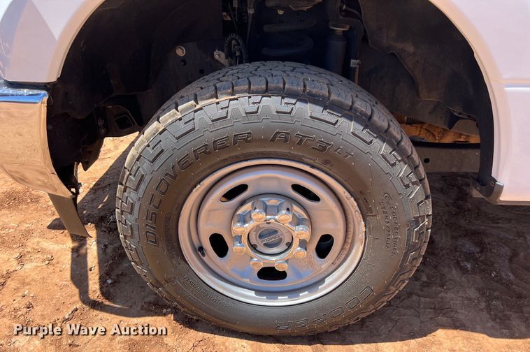 image for item DS3052 2019 Ford F250 Super Duty XL Crew Cab pickup truck