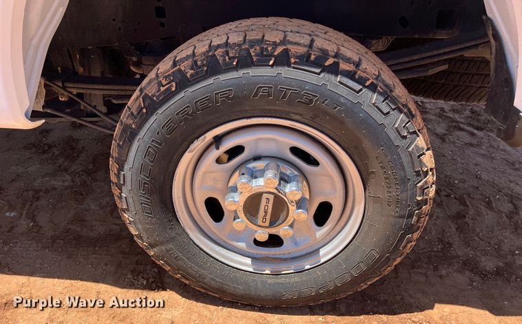 image for item DS3052 2019 Ford F250 Super Duty XL Crew Cab pickup truck