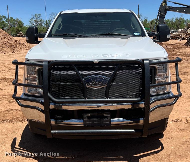 image for item DS3053 2018 Ford F250 Super Duty XL Crew Cab pickup truck