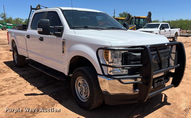 image for item DS3053 2018 Ford F250 Super Duty XL Crew Cab pickup truck