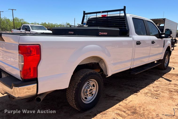 image for item DS3053 2018 Ford F250 Super Duty XL Crew Cab pickup truck