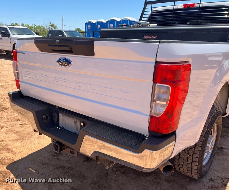 image for item DS3053 2018 Ford F250 Super Duty XL Crew Cab pickup truck