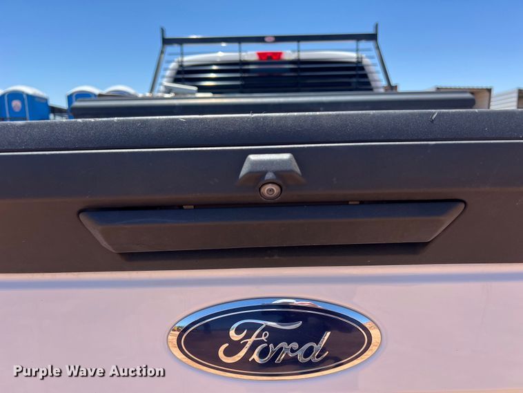 image for item DS3053 2018 Ford F250 Super Duty XL Crew Cab pickup truck