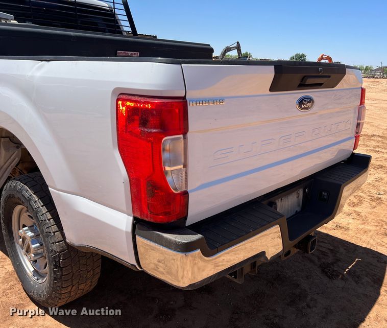 image for item DS3053 2018 Ford F250 Super Duty XL Crew Cab pickup truck