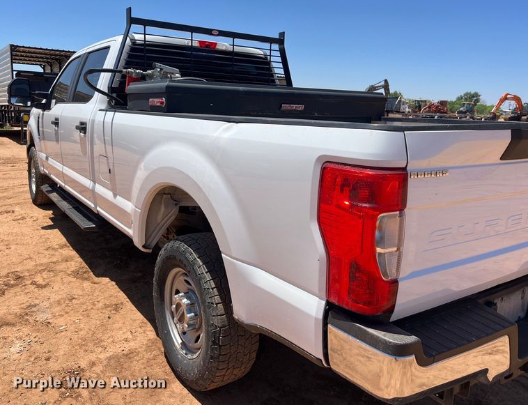 image for item DS3053 2018 Ford F250 Super Duty XL Crew Cab pickup truck