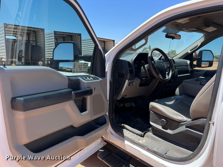 image for item DS3053 2018 Ford F250 Super Duty XL Crew Cab pickup truck