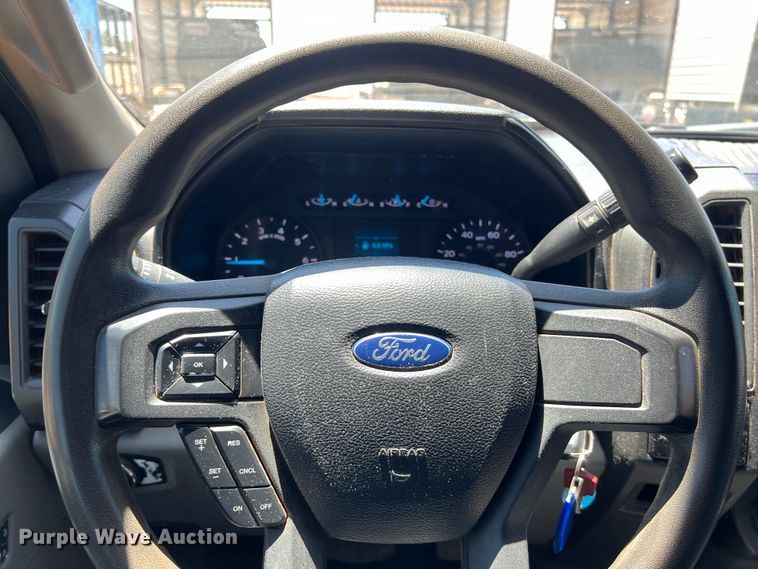 image for item DS3053 2018 Ford F250 Super Duty XL Crew Cab pickup truck